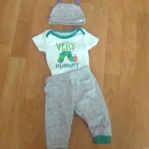 Hungry caterpillar baby set- 6-9 months